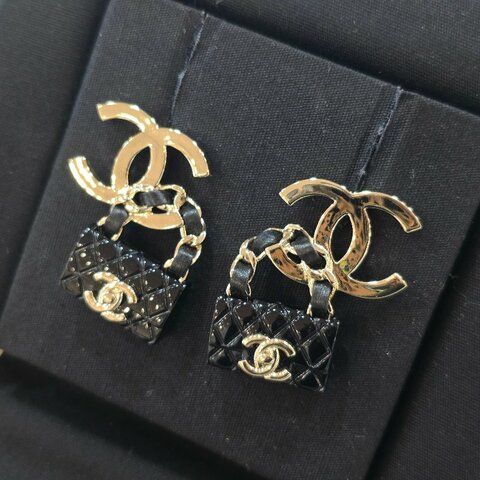 CHANEL 香奈兒 CC Logo Classic Flap 菱格紋迷你包造型耳環 黑金