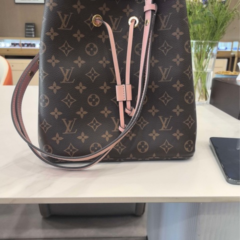 l v 路易威登  M44022   26x26x17.5 19年