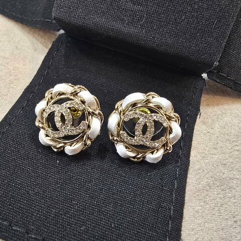 CHANEL 香奈兒 水鑽CC白色皮穿鏈耳環 金色 1.5cm 經典雙C耳環