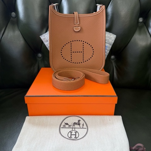 Hermes 愛馬仕Evelyn 16伊芙琳mini斜挎包 金棕銀扣