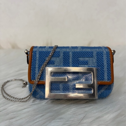 FENDI 7AS045 nano Baguette 藍色緹花牛仔單寧迷你法棍 金鍊 鑰匙包零錢包信用卡包小廢包口紅包耳機包斜背包
