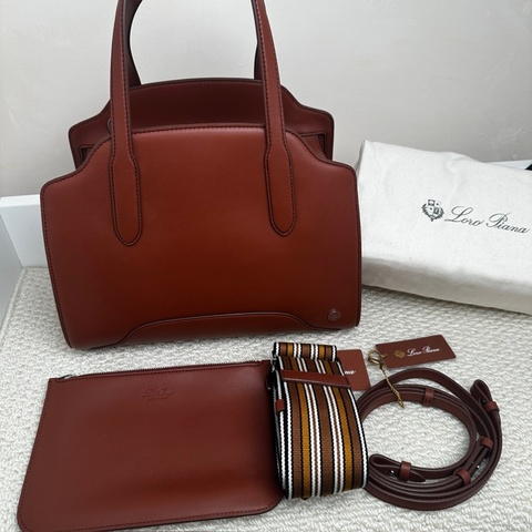 LP～Loro Piana 諾悠翩雅  Sesia手袋 女包 斜挎包 中號可手提 可斜挎  焦糖色女包