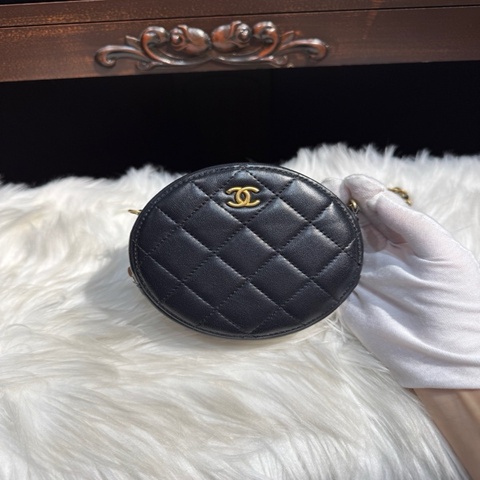 香奈兒Chanel 金球圓餅包 黑金羊皮31開 98新