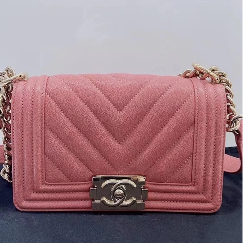 Chanel香奈兒 leboy  金扣 小號 20x12x7cm尺寸 粉色荔枝牛皮 28開