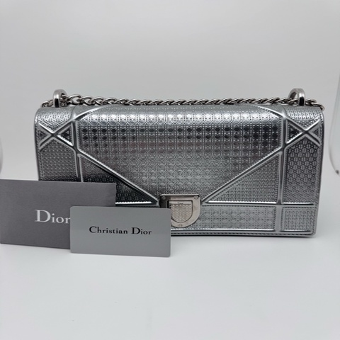 迪奧 Dior 中號銀色盾牌包 尺寸：25 x 15.5 x 8