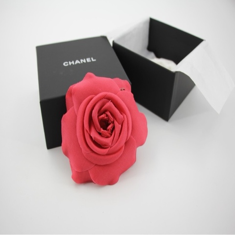 Chanel G26C 布料紅色山茶花胸針