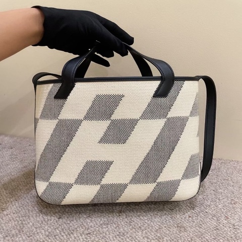 Hermes 愛馬仕 熊貓黑白拼色 Cabas27 兩用tote Z刻 無配件 尺寸：27x24x9.5cm