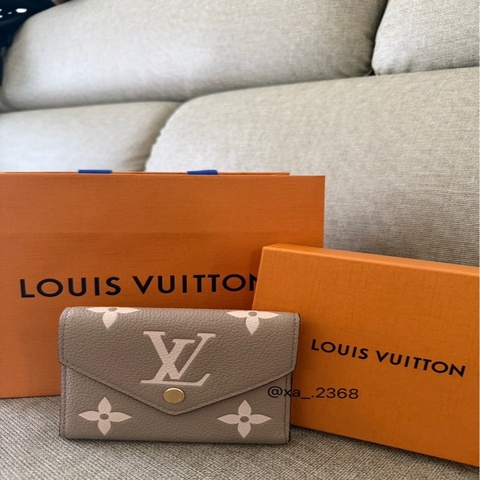 LV三折短夾