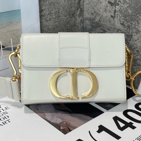 Dior 迪奧 蒙田 Montaigne 尺寸：17.5*12cm 純白亮面牛皮 配寬肩帶