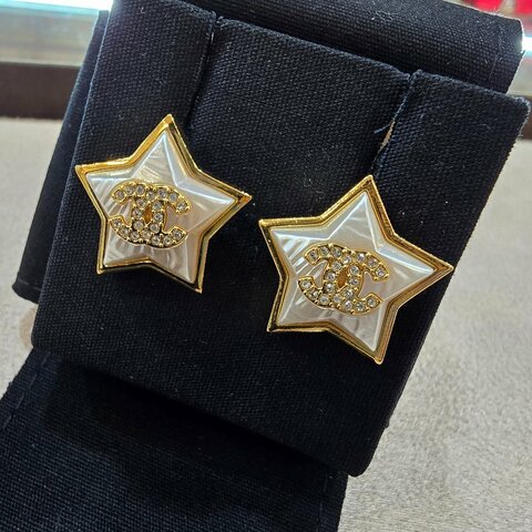 CHANEL 香奈兒 星星造型耳環 水鑽CC Logo 珍珠母貝感 金色耳飾