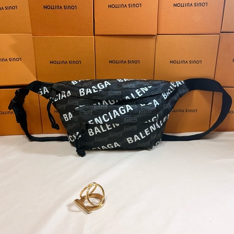 ‼️限時驚喜 即將下架 新款 Balenciaga 巴黎世家 🈵版 pvc 防水 大腰包 胸包