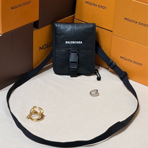 ‼️限時驚喜 月底下架 Balenciaga 巴黎世家 黑白 肩/ 斜背包 隨身錢包