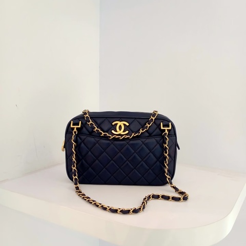 Chanel • 經典金幣深藍色金釦鏈條包