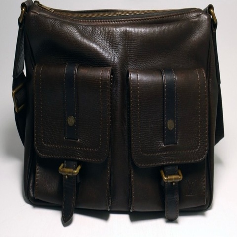 真品 LOUIS VUITTON 路易威登 Utah Wichita M92990牛皮革肩背包 斜背包 旅行包  公事包
