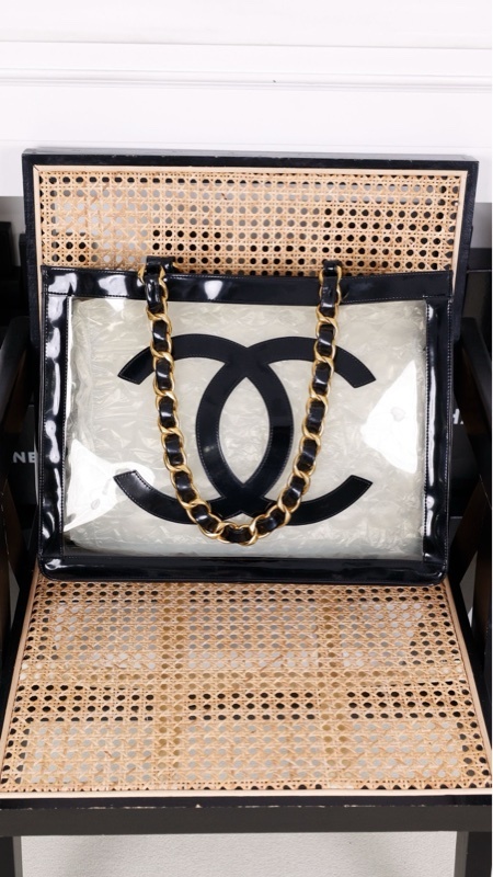 Chanel 95年芭比系列5开黑金漆皮拼接pvc tote包