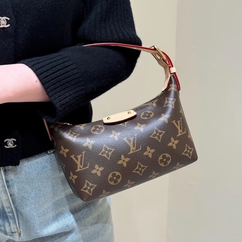 Louis Vuitton 路易威登👑 Pochette Hill💕飯盒包💗99新✨  尺寸：17x12x8cm