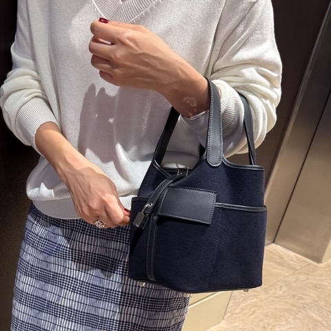 Hermès 愛馬仕🐎 Picotin菜籃子18💕  黑金cargo帆布拼皮水桶包💗99新✨ B刻 尺寸：18×18