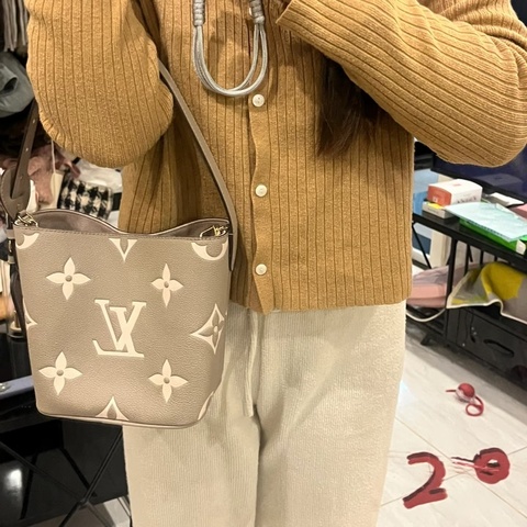 Louis Vuitton 路易威登👑 all in bb水桶包 大象灰💗99新✨芯片款 尺寸：17×19cm