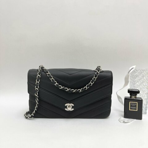 CHANEL 山型紋翻蓋包 保卡款