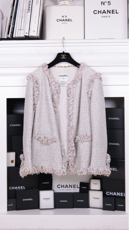 Chanel 04年春夏秀款白彩色格纹毛毛滚边两口袋外套