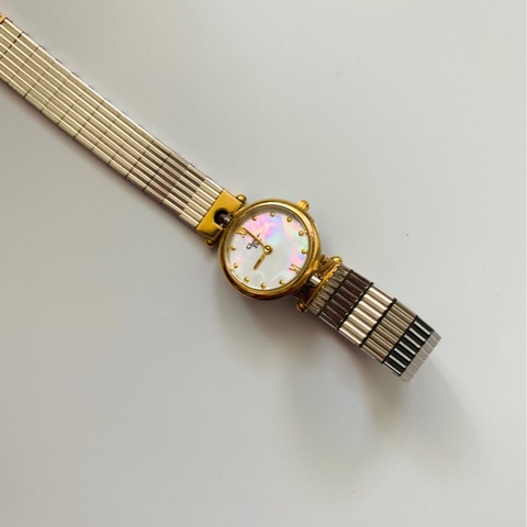【便宜過Coach的Dior✨全網最低價】Dior/迪奧 絢彩貝母手錶 仙氣飄飄