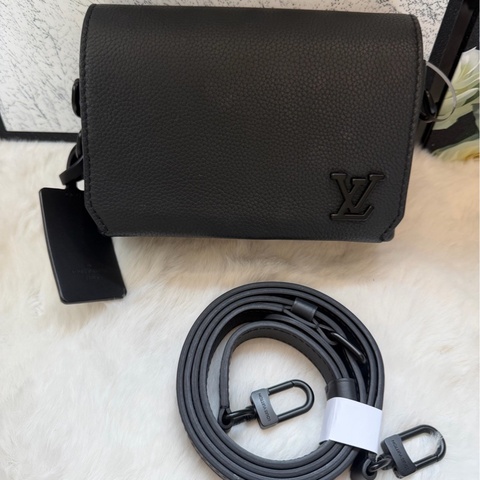 路易威登/Louis Vuitton FASTLINE 迷你手袋 LV Aerogram 牛皮革