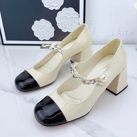 MiuMiu繆繆 象牙白瑪麗珍 37碼