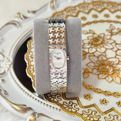 【震撼撿漏的Dior✨全網最低價】Dior/迪奧 絕版千鳥格白盤 銀色手鐲腕表 白富美千金款