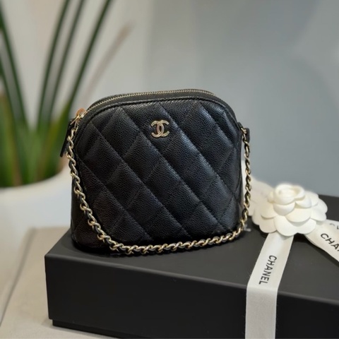 「JL精品代購」98新 Chanel香奈兒黑金魚子醬貝殼鏈條化妝包芯片款
