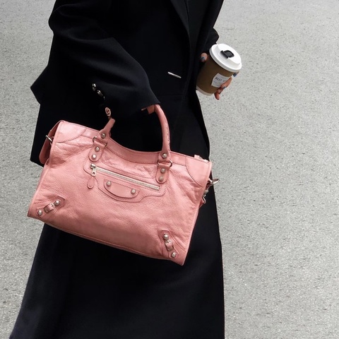 【✨巴黎世家💗粉色甜心我先愛了😍】Balenciaga巴黎世家 Le City 機車包 大號髒粉色
