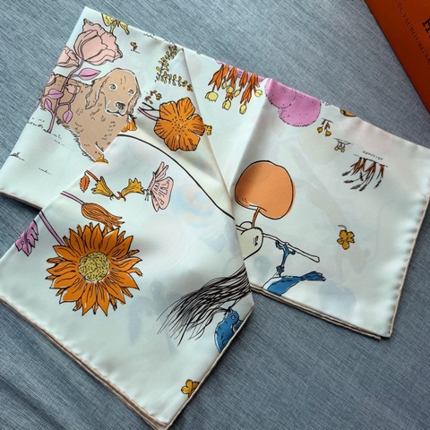 馬鞍上的蘋果樹 絲巾 90 x 90 絲巾