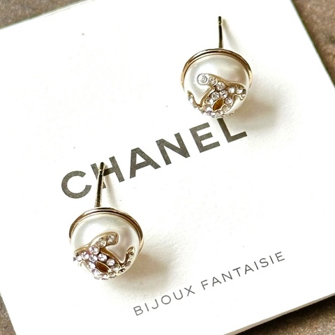 -Chanel/香奈兒 白色珍珠小圓豆雙C耳釘