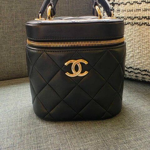 CHANEL黑色牛皮金牌化妝包