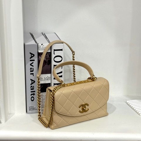 CHANEL TRENDY提把側肩包 膚色羊皮 28開