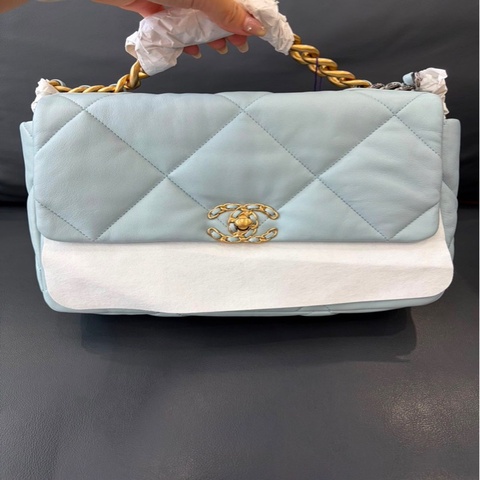 Chanel 19bag medium