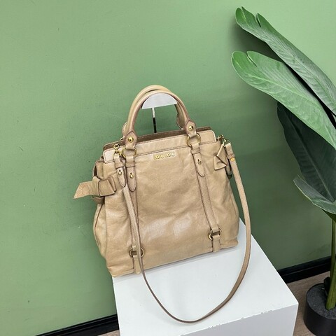 Miumiu奶茶色蝴蝶結托特包