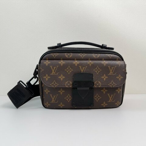 LV路易威登/Louis Vuitton S Lock Monogram Macassar 塗層棕色老花帆布 斜挎包手提包 黑色五金 芯片款 附件：肩帶