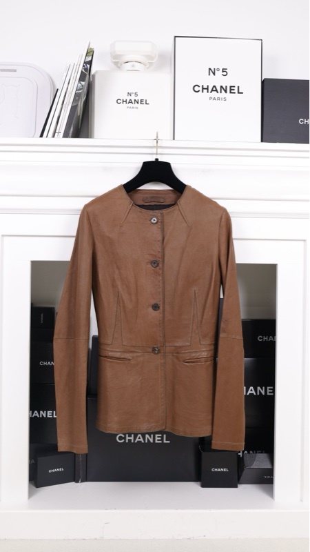 Bottega Veneta棕色圆领两口袋皮衣外套