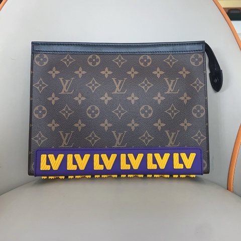 Louis Vuitton 路易威登 限量湖人橡膠老花洗漱包， 芯片款 無附件尺寸；27*20*5.5