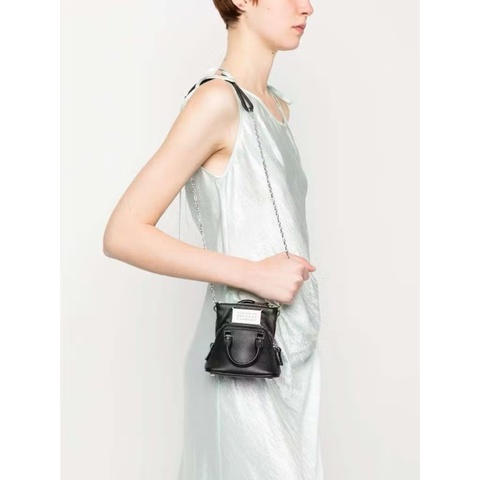 九成新 Maison Margiela 5AC Classique Baby Mini 黑色 簡約 斜挎包 單肩包