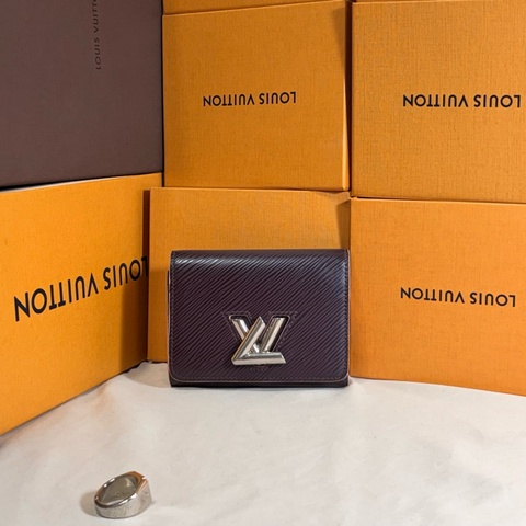 ✨無敵好看 限時驚喜 LV twist epi 水波紋 Louis Vuitton 路易威登 大logo 3折8卡零錢袋短夾 錢包