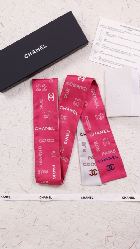 Chanel 25S玫红色满Logo双面Twilly丝巾