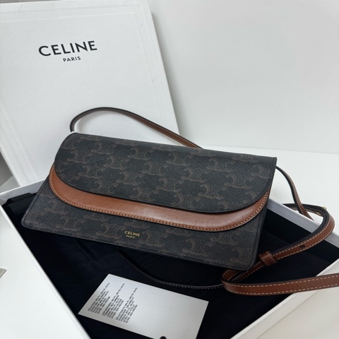 CELINE經典TRIOMPHE WOC 帆布羊皮飾邊拉暗釦多夾層斜背包