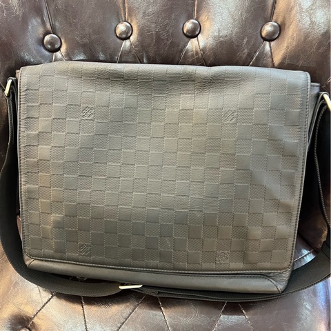Louis Vuitton.路易威登 黑棋盤格全皮單肩斜挎包 尺寸 33x27x8cm