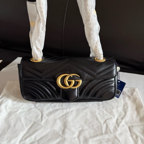 Gucci古馳 黑色金扣黑金牛皮Marmont馬蒙22小號