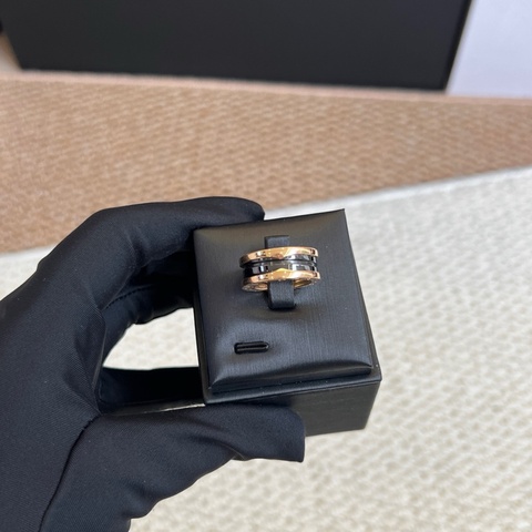 Bvlgari寶格麗 B.zero1系列玫瑰金黑陶瓷戒指 51碼