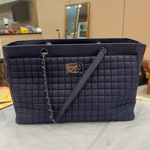CHANEL香奈兒深藍色購物袋，鐳射20開