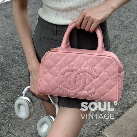 Chanel • 櫻花粉荔枝牛皮保齡球包Jennie同款
