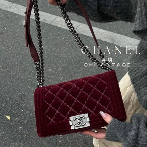 Chanel • 經典酒紅絲絨銀釦Le Boy 25 中號 🈶保卡