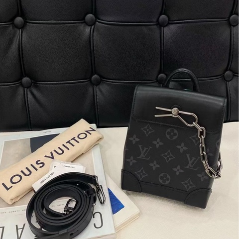 Louis Vuitton • 經典黑老花Nano Steamer 芯片款✨